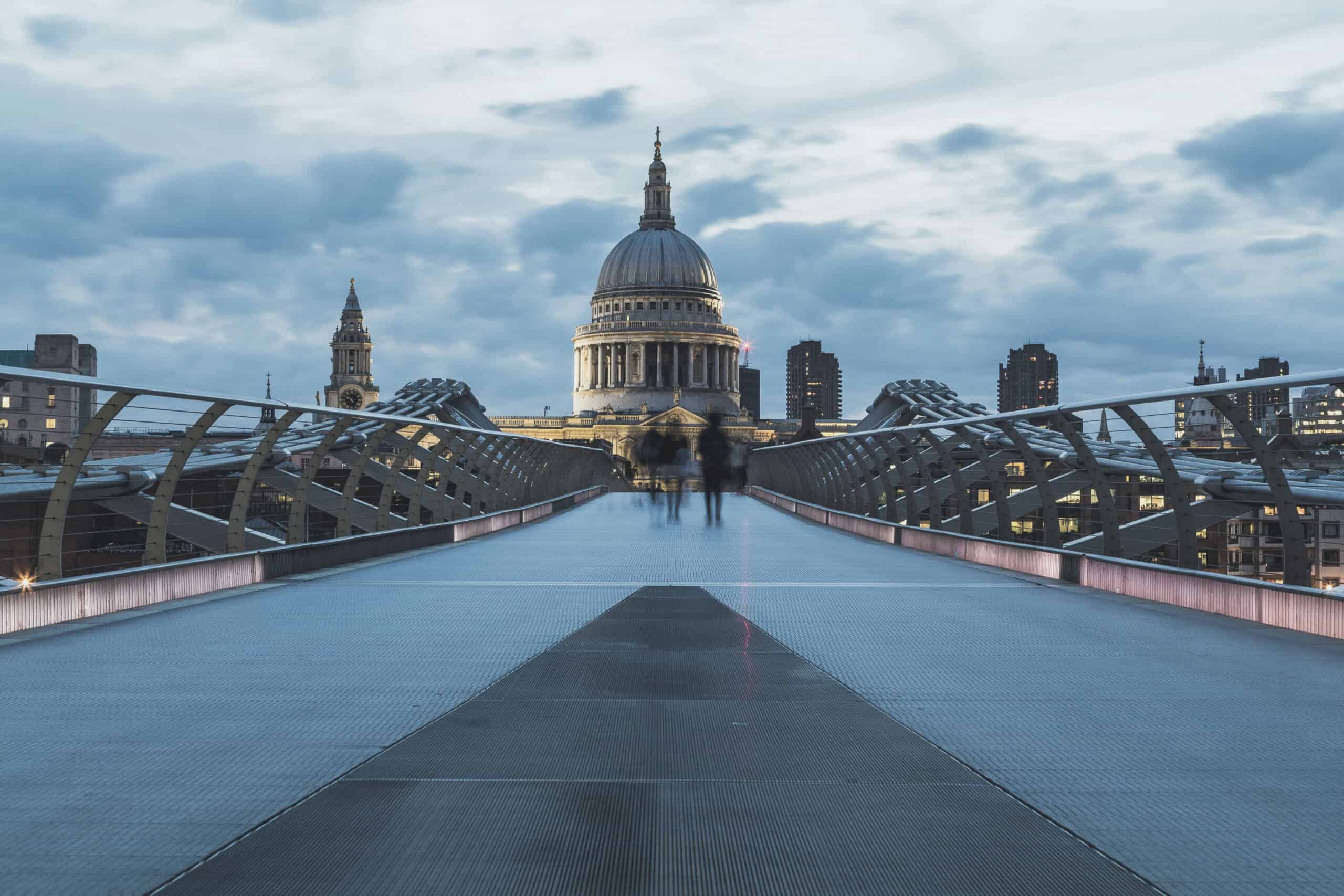 Impulsa tu carrera en UK scaled